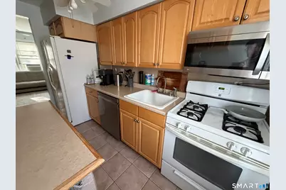 325 North Bishop Avenue #Bld 93 Apt 25, Bridgeport, CT 06610 - Photo 6