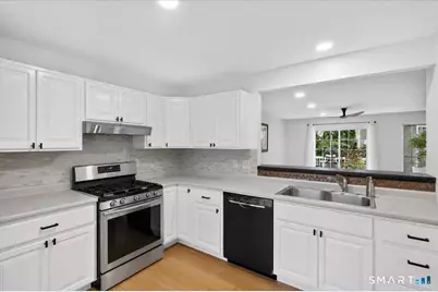 15 Freedom Way #69, East Lyme, CT 06357 - Photo 4