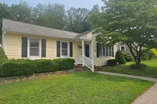 54 Woodrow Ave, Norwich, CT 06360 - Photo 4
