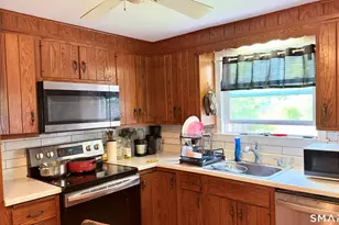 36 Woody Brook Rd, Windsor, CT 06095 - Photo 8