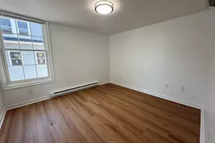 9 Brewer St, New London, CT 06320 - Photo 12