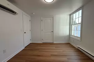 9 Brewer St, New London, CT 06320 - Photo 8