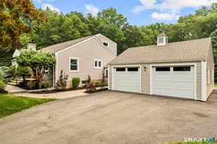 40 Rolling Ridge Rd, Orange, CT 06477 - Photo 2