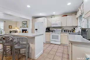 781 Tunxis Hill Rd, Fairfield, CT 06824 - Photo 10
