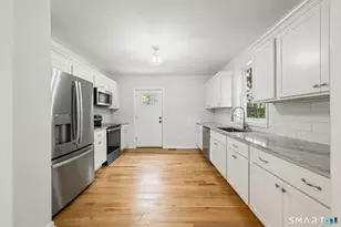 38 Charter Oak Ave, East Haven, CT 06512 - Photo 16
