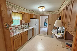 28 Wilder St, Watertown, CT 06795 - Photo 8