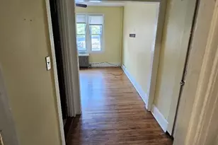 27 Orange St, Hartford, CT 06106 - Photo 1