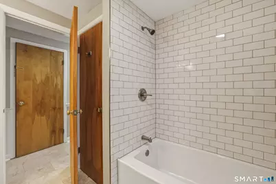 126 Davis Road, East Hartford, CT 06118 - Photo 14