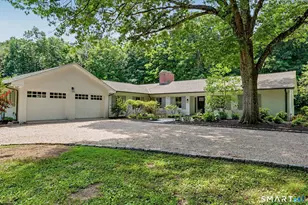585 Hoydens Ln, Fairfield, CT 06824 - Photo 2