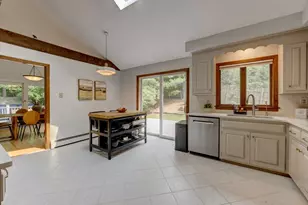 100 Heritage Dr, Glastonbury, CT 06033 - Photo 8