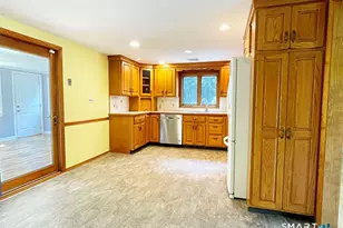 6 Colonial Dr, Prospect, CT 06712 - Photo 4