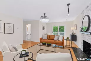 2 Sutherland Dr, Newtown, CT 06482 - Photo 4