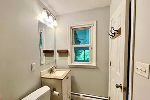 35 Woodmont Rd, West Hartford, CT 06117 - Photo 18