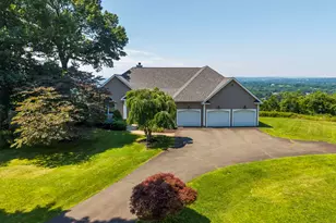 135 Cedarwood Ln, Newington, CT 06111 - Photo 40