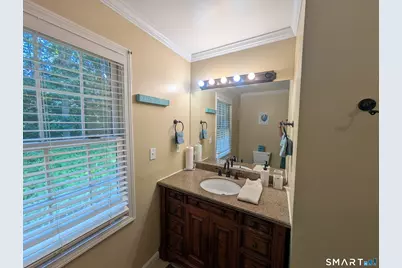 32 Shari Drive, Seymour, CT 06483 - Photo 18