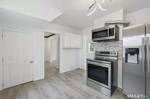 53 Prospect St, Bloomfield, CT 06002 - Photo 10