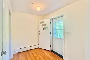 2326 Old Town Rd, Bridgeport, CT 06606 - Photo 6