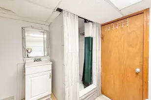 112 Ochsner Pl, Bridgeport, CT 06606 - Photo 32