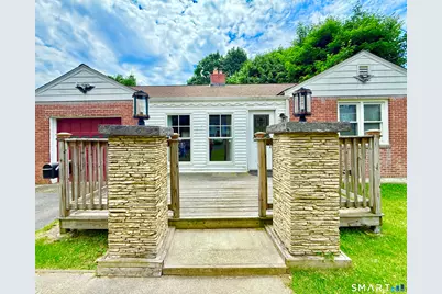 112 Ochsner Place, Bridgeport, CT 06606 - Photo 2