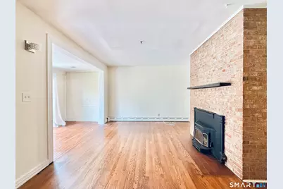 112 Ochsner Place, Bridgeport, CT 06606 - Photo 6