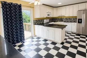 375 Rockwell Ave, Stratford, CT 06615 - Photo 6