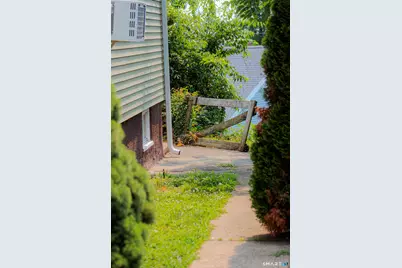 375 Rockwell Avenue, Stratford, CT 06615 - Photo 12