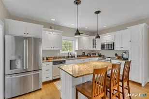 2 Chapman Chase, Windsor Locks, CT 06096 - Photo 6