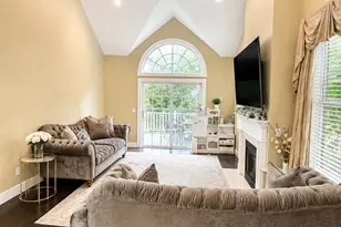 52 Faith Ln, Danbury, CT 06810 - Photo 4