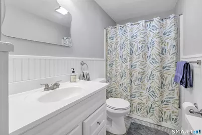 172 Crestview Drive, Bridgeport, CT 06606 - Photo 12