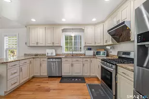 42 White Ave, Middlebury, CT 06762 - Photo 10