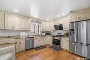 42 White Ave, Middlebury, CT 06762 - Photo 10