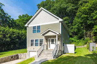 42 White Ave, Middlebury, CT 06762 - Photo 2