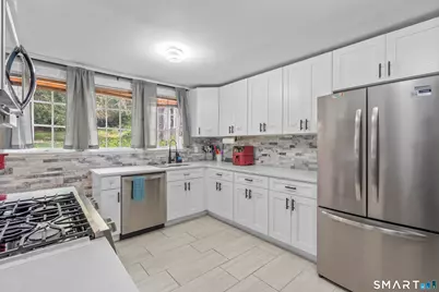 26 Trowbridge Street, Waterbury, CT 06710 - Photo 10