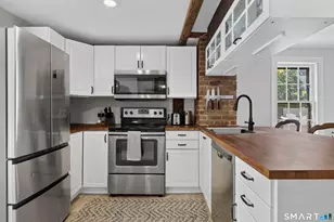 9 Cliff St, Stonington, CT 06378 - Photo 12