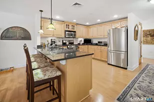 237 Fern St, West Hartford, CT 06119 - Photo 6