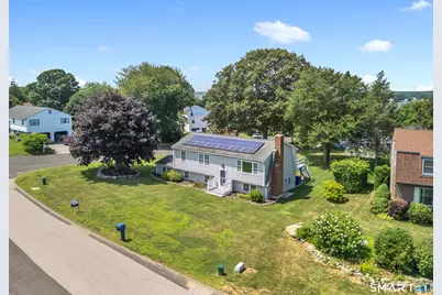 18 High Ridge Drive, Waterford, CT 06385 - Photo 2