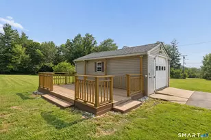 225 Chester St, East Hartford, CT 06108 - Photo 14
