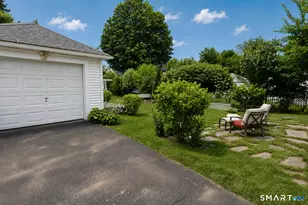 23 Jessamine St, West Hartford, CT 06119 - Photo 22