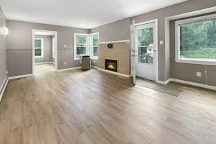 187 W Main St, East Lyme, CT 06357 - Photo 16
