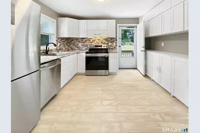 187 West Main Street, East Lyme, CT 06357 - Photo 18