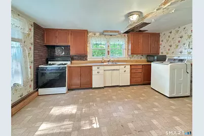81 Gallup Lane, Waterford, CT 06385 - Photo 14