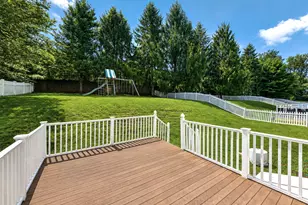 33 Acorn Ln, Milford, CT 06461 - Photo 4