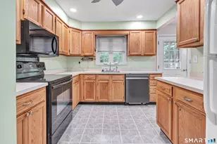 19 Meadowlark Dr, Shelton, CT 06484 - Photo 12