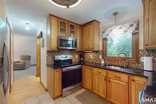 91 Carriage House, Enfield, CT 06082 - Photo 4