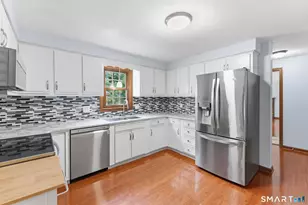 75 Grissom Rd, Manchester, CT 06042 - Photo 4