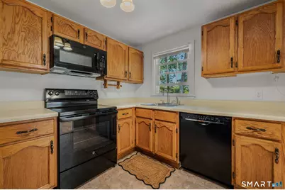 81 East Pattagansett Road #4, East Lyme, CT 06357 - Photo 16
