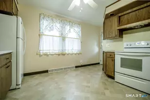 21 Stillwell Dr, Plainville, CT 06062 - Photo 8
