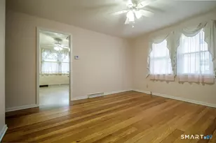 21 Stillwell Dr, Plainville, CT 06062 - Photo 4