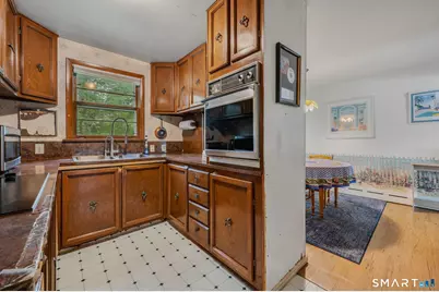 4 Marilyn Road, Waterford, CT 06385 - Photo 8