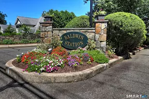 15 Jasmine Cir, Milford, CT 06461 - Photo 2